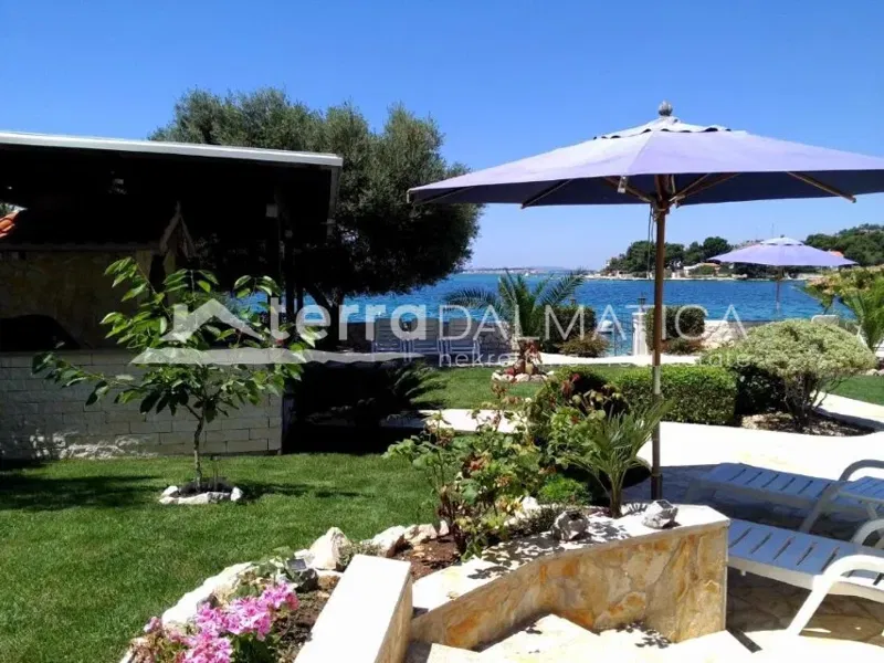 Apartment villa with 7 units and building, Žaborić - first row to the sea – 3