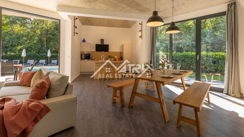 Umag, edinstvena vila z bazenom na mirni lokaciji, 600 m od morja – 3