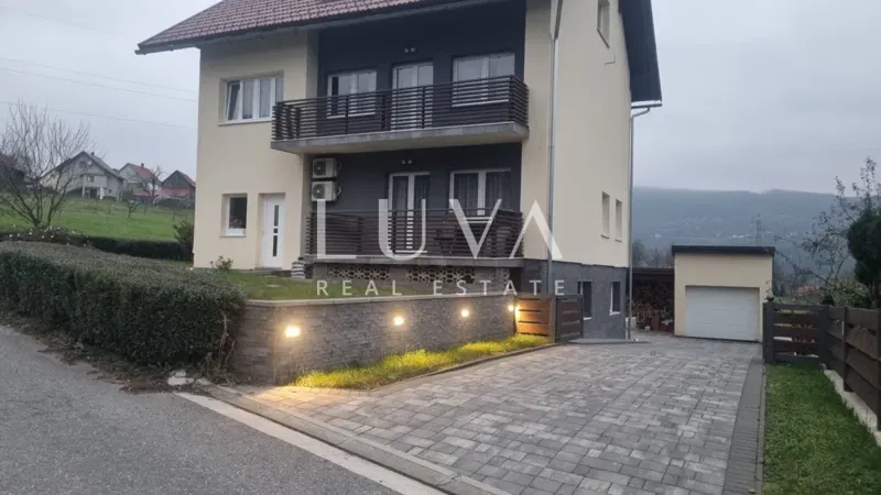 Vrbovsko, Spacious 200 m² House for Sale – 2