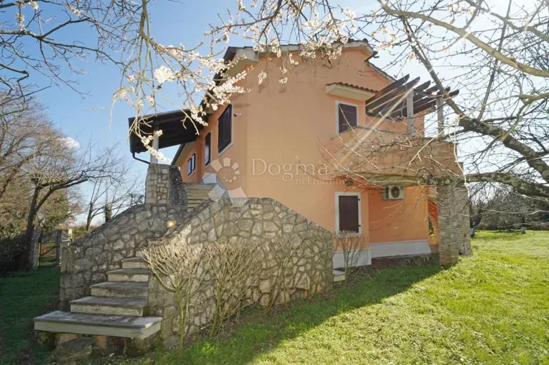 BRTONIGLA, CASA CON 2.500 MQ DI TERRENO EDIFICABILE – 3
