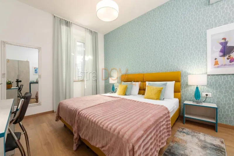 *Pula, stan sa tri studio apartmana u centru* – 3
