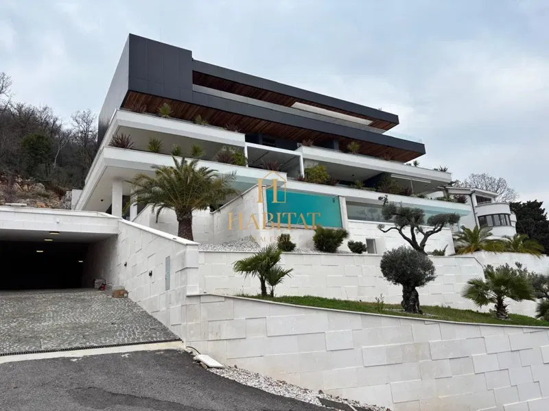 Opatija, luksuzni stan s bazenom  i pogledom na more