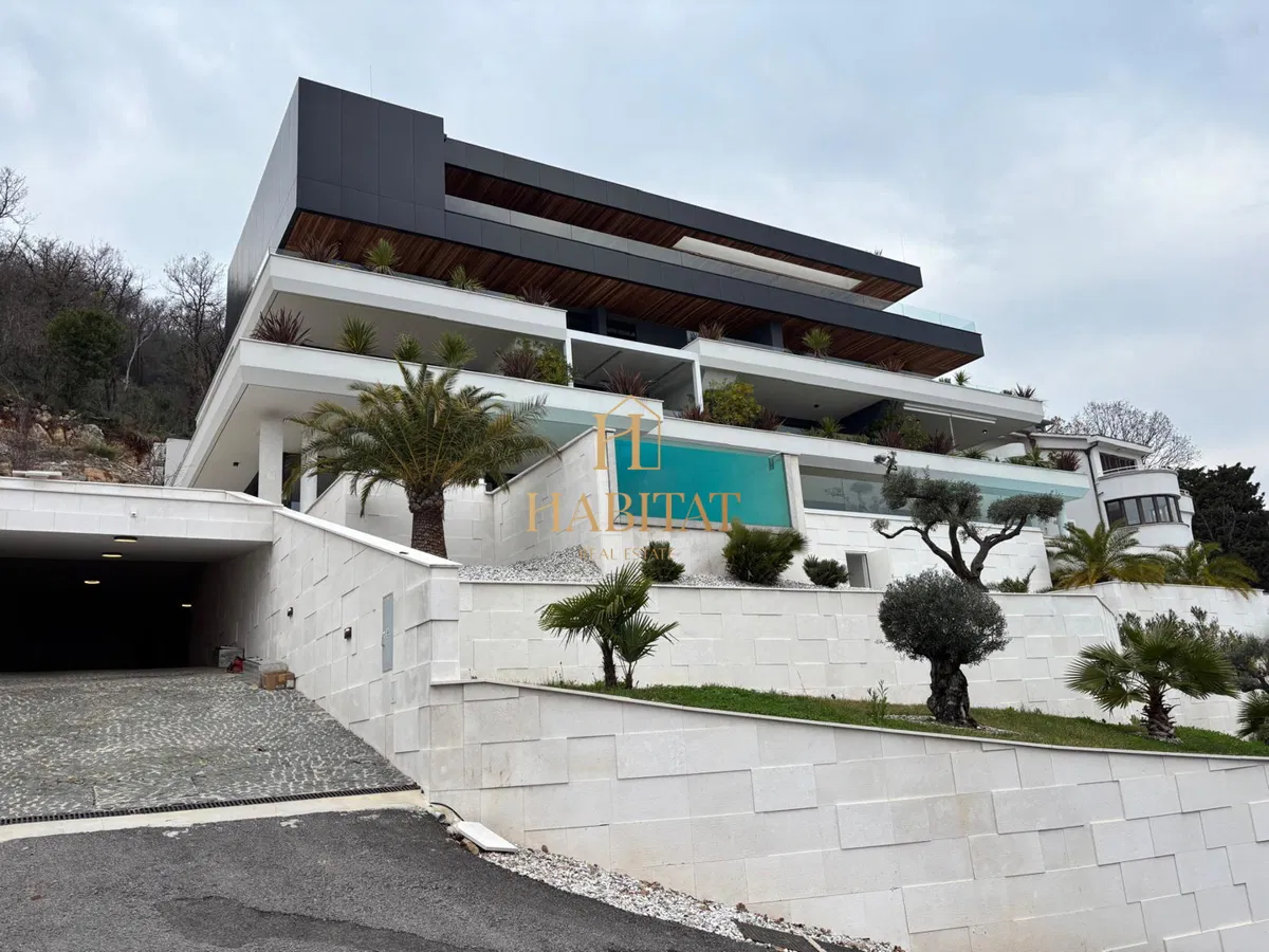 Opatija, luksuzni stan s bazenom  i pogledom na more