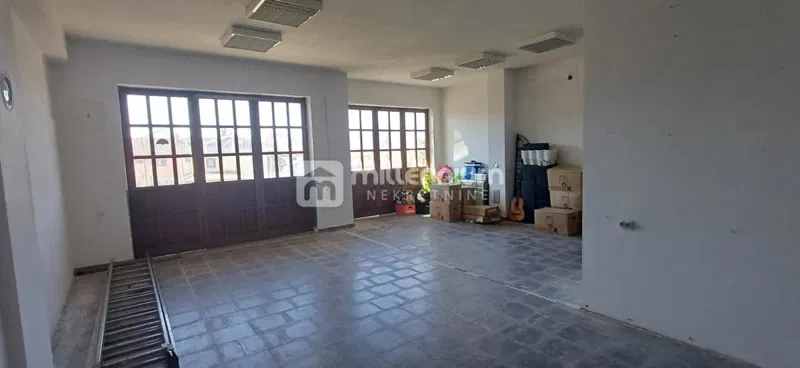 Marinići, 220m2, kuća s 2 stana i poslovnim prostorom