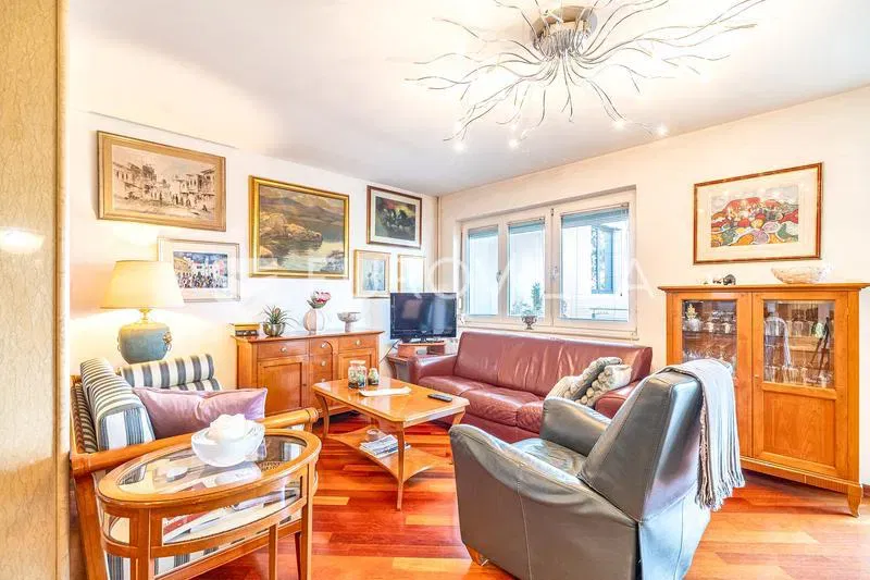 Zagreb, Pantovčak - two-level five-room apartment with a terrace, garage, and parking space – 2