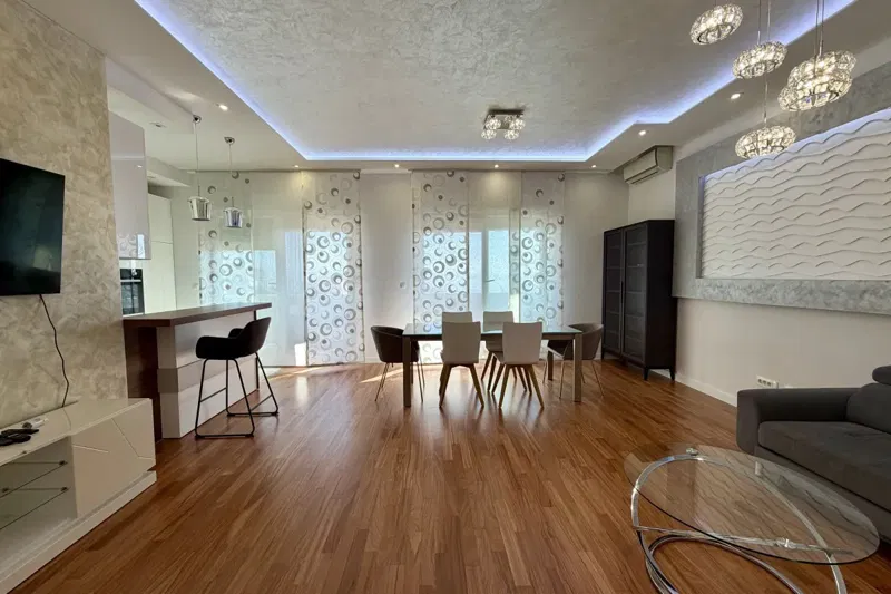 Three-Bedroom Apartment with Sea View – 2