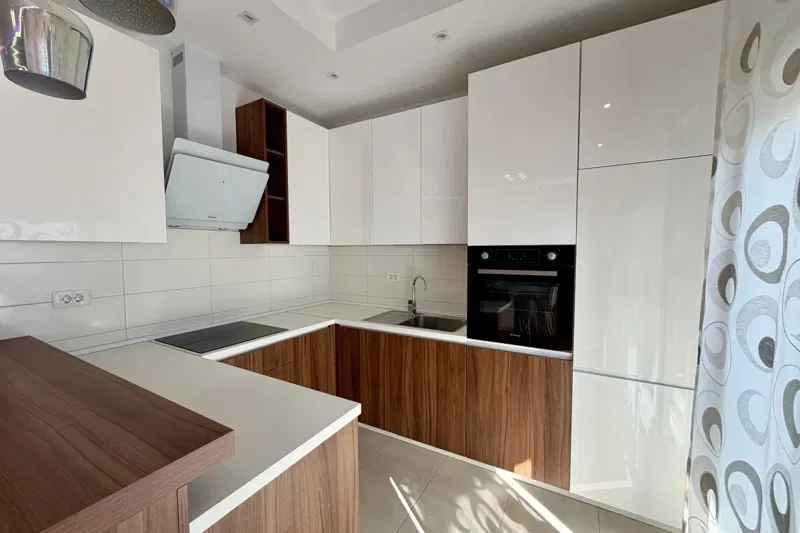 Three-Bedroom Apartment with Sea View – 3