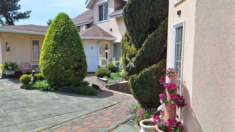 ZAGABRIA, VRHOVEC - residenza esclusiva e opportunità di investimento - due case con piscina e giardino – 3