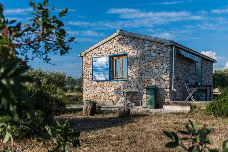 STONE VILLA IN AN 13 000 m2 OLIVE GROVE ON THE ISLAND OF BRAČ–SEA VIEW – 2