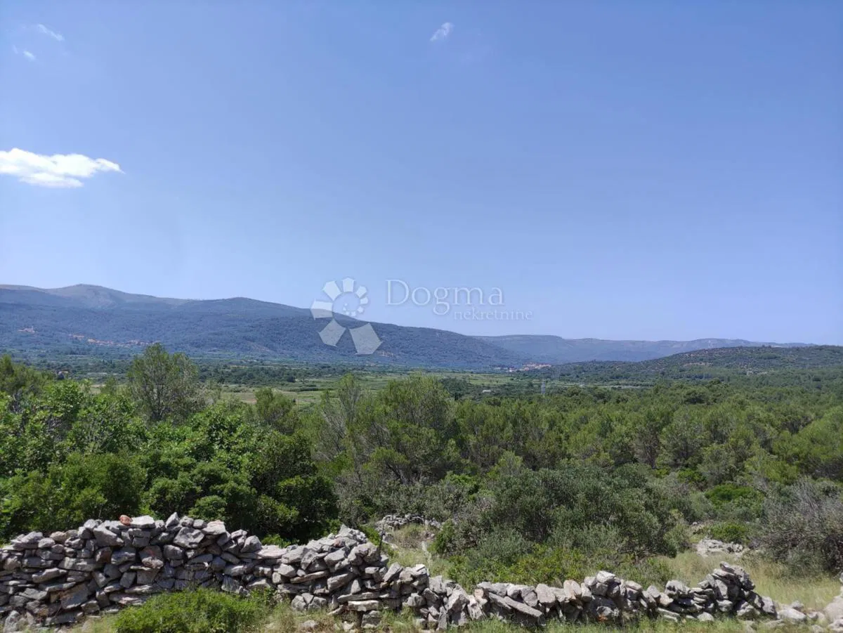 OTOK HVAR - poljoprivredno zemljište na prodaju - PRILIKA