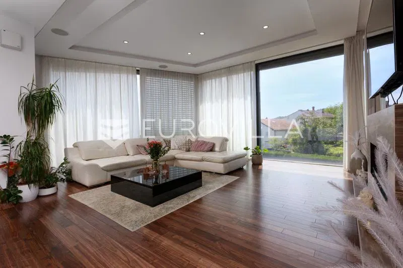 Matulji, luxury five-bedroom duplex penthouse, 160 m², 130 m² terrace and 250 m² private garden – 2