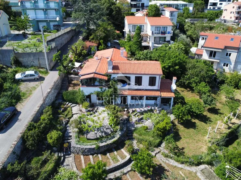 FAMILY HOUSE WITH LARGE GARDEN IN A QUIET LOCATION – 3