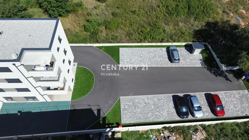 TAR, VENDITA NUOVA COSTRUZIONE - APPARTAMENTO TRILOCALE AL PIANO TERRA CON GIARDINO – 3