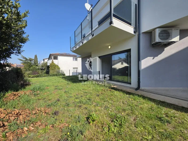 Apartment with garden and garage parking space near Umag, Savudrija – 2