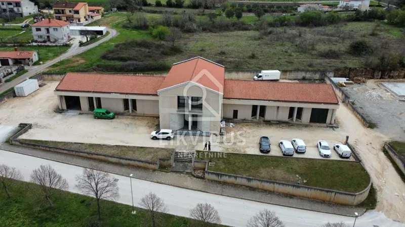 Business premise Kanfanar, 975m2 – 2