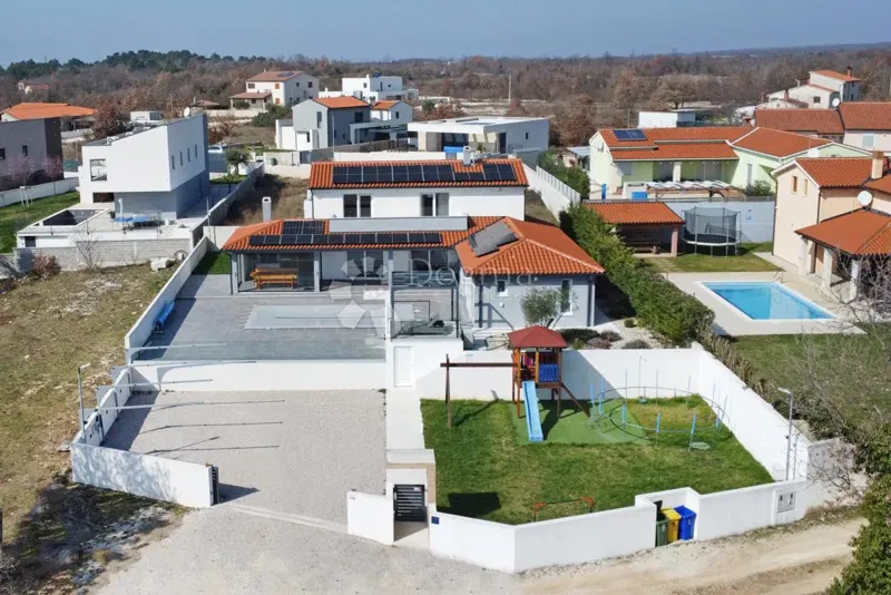 House Svetvinčenat, 180m2 – 2