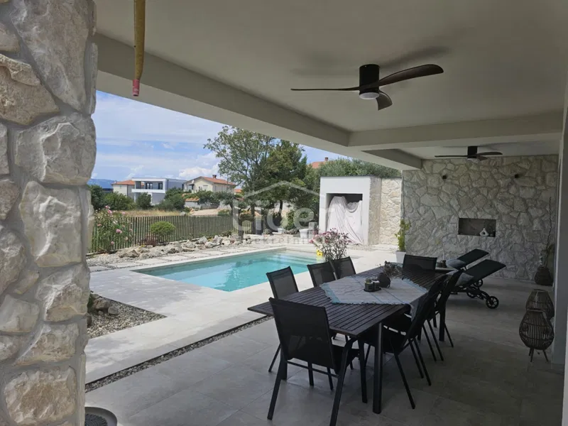 Krk – Moderna kuća 170 m², bazen – 2