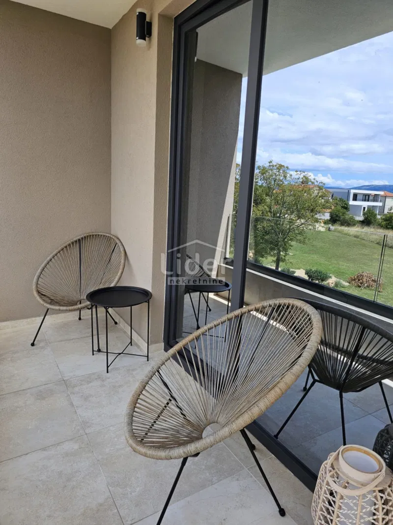 Krk – Moderna kuća 170 m², bazen – 3