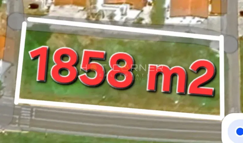 Novigrad građevinsko 1.858 m² – 2 km mora!