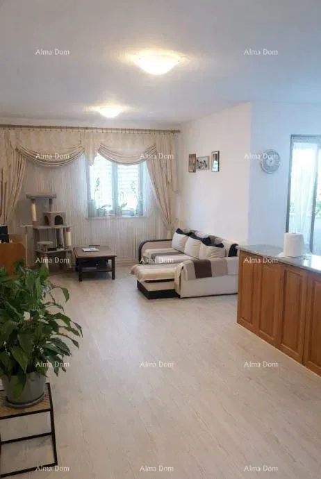 Rovinj – property with two apartments, sea view, and parking space – 2
