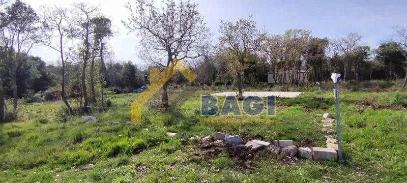 Peroj – Terreno Agricolo 625 m² – 2