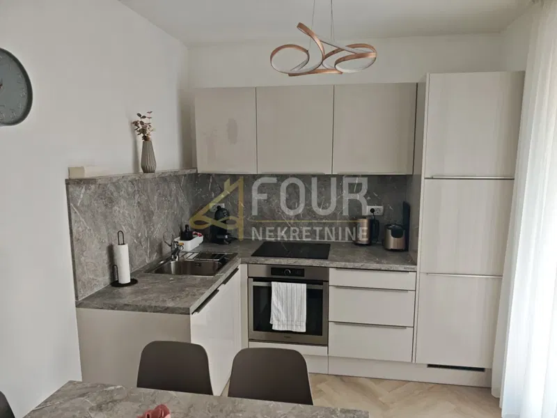 Rental, Istria, Pula, 2 bedrooms + living room, 55m2, balcony – 3