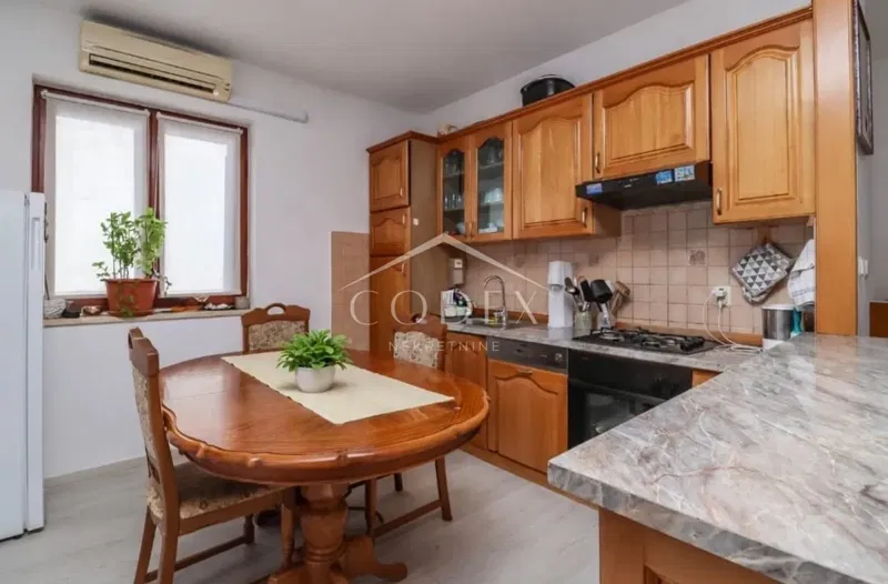 Rovinj – 2 residential units for sale, great location for investment – 2