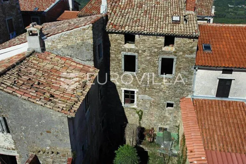 Istria, Motovun, stone house for renovation with yard and business space – 2