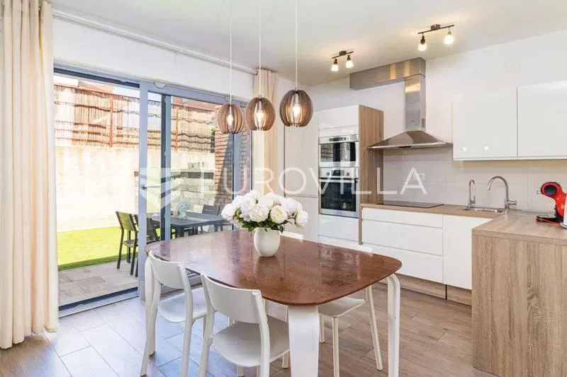 Istria, Ližnjan, duplex apartment for rent with terrace and parking, available from 01.09. – 2