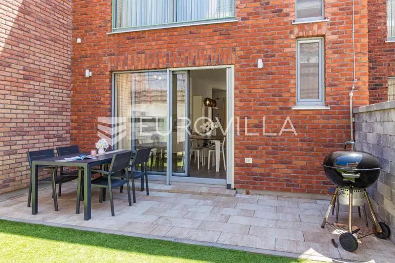 Istria, Ližnjan, duplex apartment for rent with terrace and parking, available from 01.09. – 3