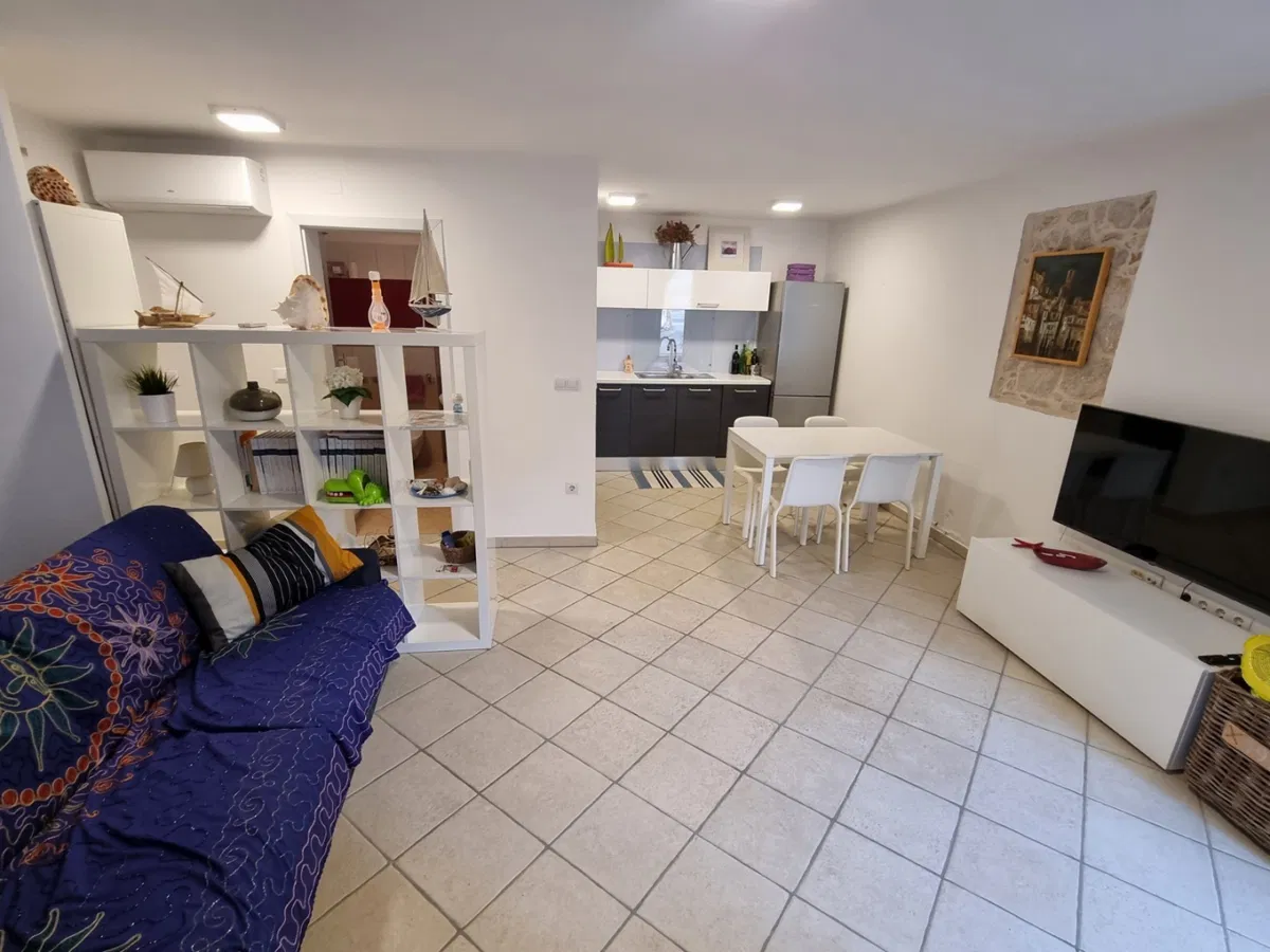 VRSAR CENTER!!! Erdgeschosswohnung mit einem Schlafzimmer