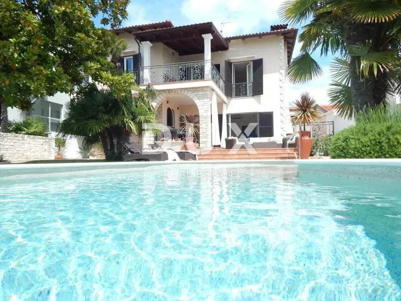 ISTRIA, UMAG - Unique villa with swimming pool, first row to the sea – 3