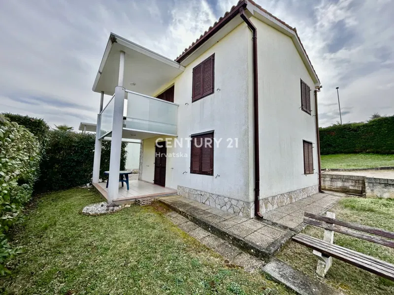 NOVIGRAD, SURROUNDINGS, DETACHED HOUSE ONLY 80 METERS FROM THE BEACH WITH SEA VIEW – 2
