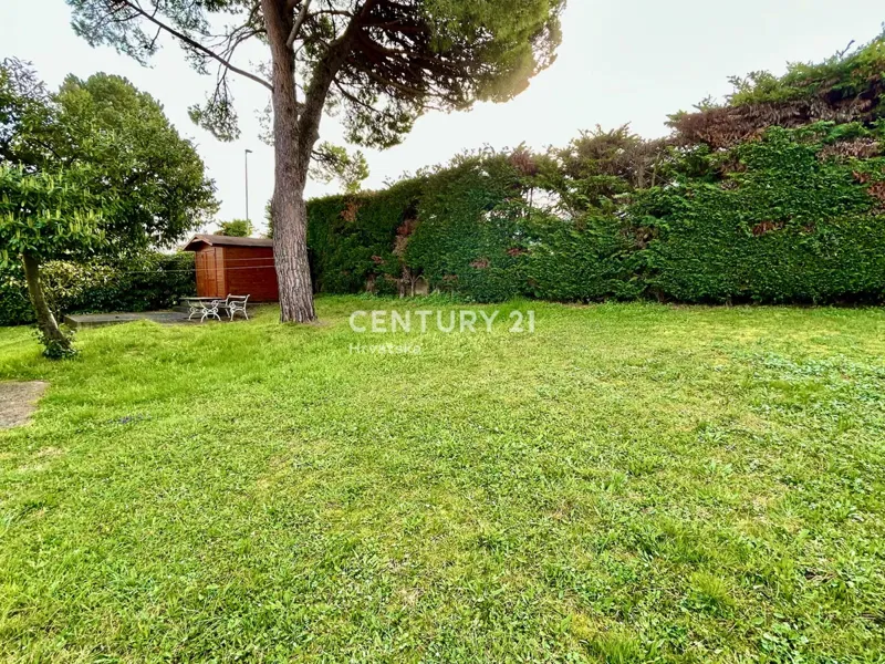 NOVIGRAD, SURROUNDINGS, DETACHED HOUSE ONLY 80 METERS FROM THE BEACH WITH SEA VIEW – 3