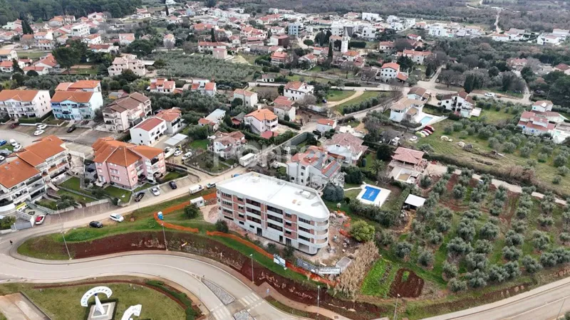 ISTRA, TAR - Poslovni prostor u prizemlju – novogradnja, 147,38 m² – 2