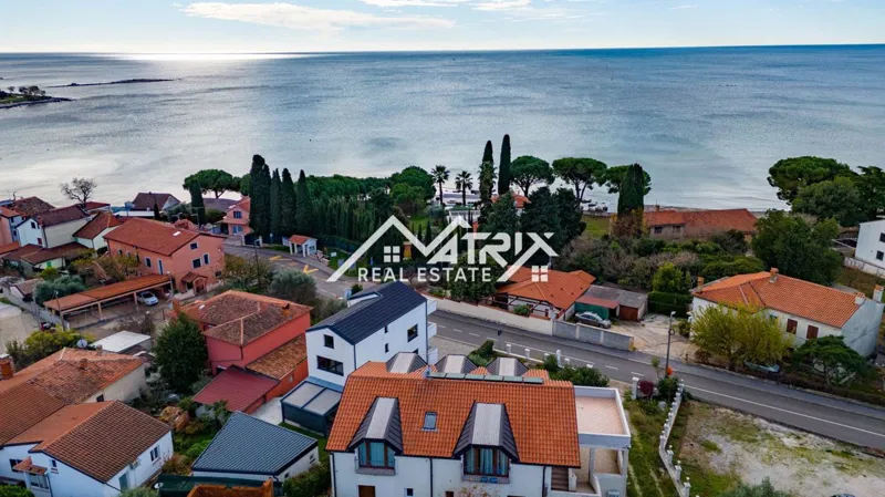 Umag, velika kuća s dodatnom parcelom samo 100m od mora – 3