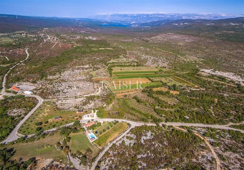 Zadar - Benkovac: pozemek, infrastruktura, potenciál