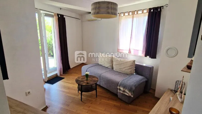 Krk, 42.68m2, 2s+db s vrtom, terasom i pogledom na more – 3