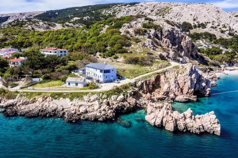 BAŠKA, 96m2, prvi red do mora! – 2