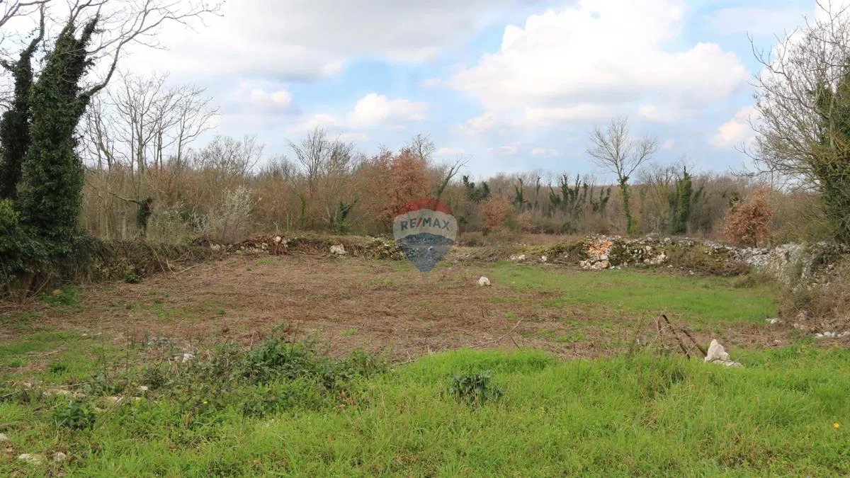 Istra - građevinsko zemljište 605 m²