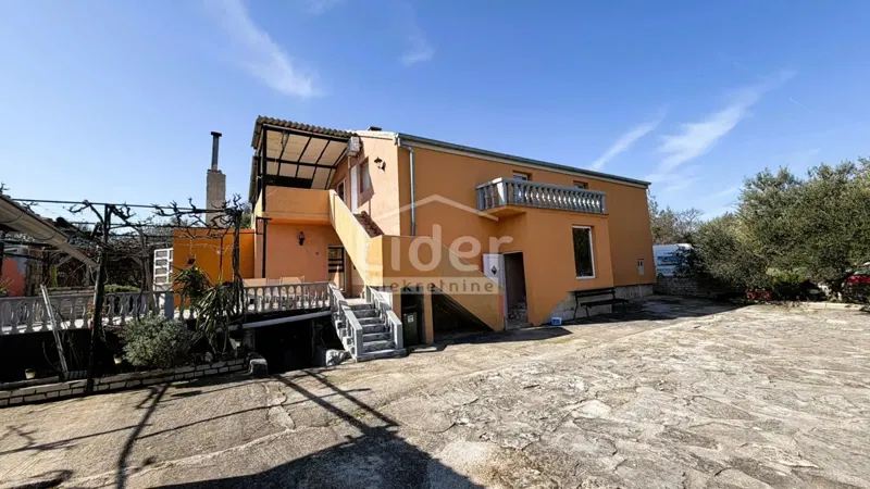 Dom Donji Karin, Benkovac, 340m2