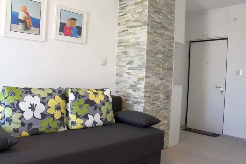 Luminoso appartamento con una camera da letto e vista mare – 3