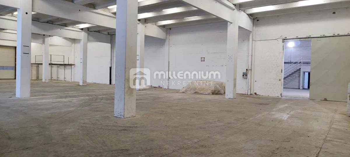 Novi Vinodolski, 3.731.48m2, zakup poslovnog prostora