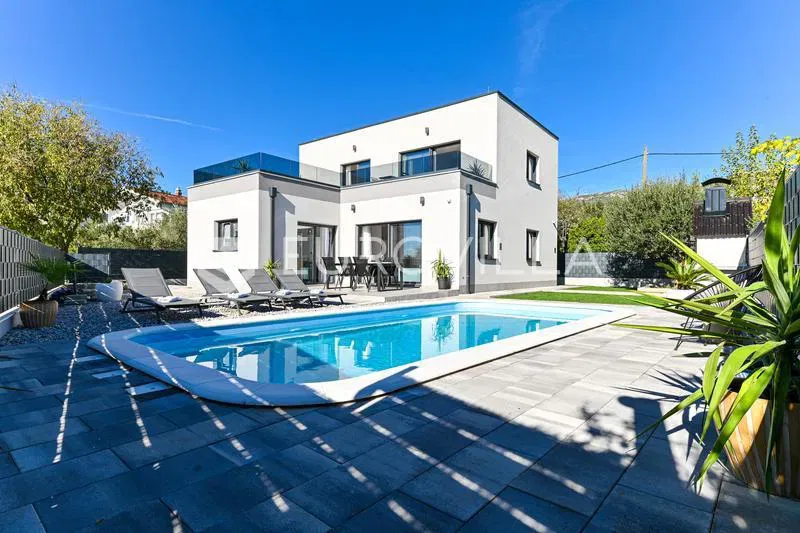 Kaštela, newly built house with swimming pool and sea view – 2