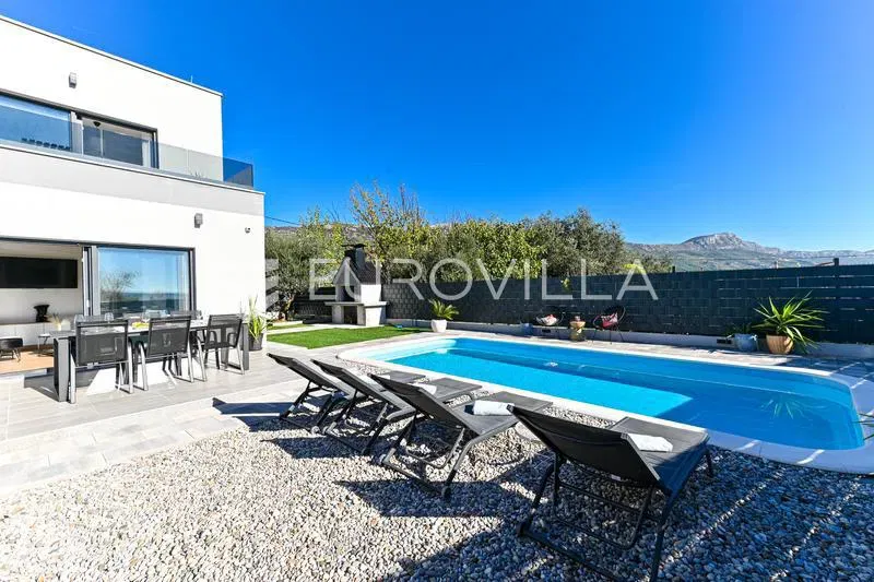 Kaštela, newly built house with swimming pool and sea view – 3