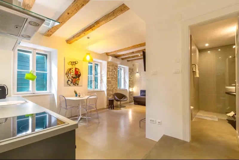 Flat Grad, Split, 50m2 – 2