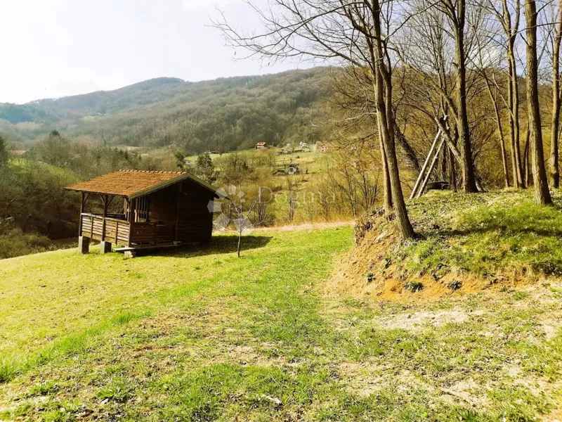 HITNO! Prekrasna livada i voćnjak u Remetincu