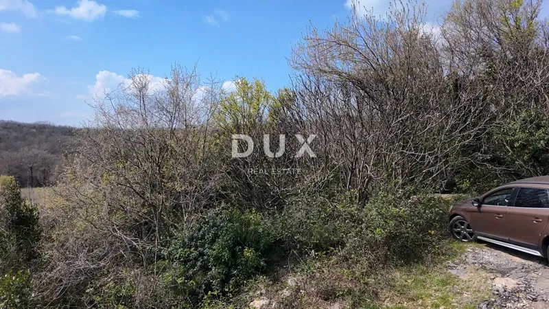CRIKVENICA - SÜRGŐS – RITKA A PIACON! - 800 m² telek házzal – 3