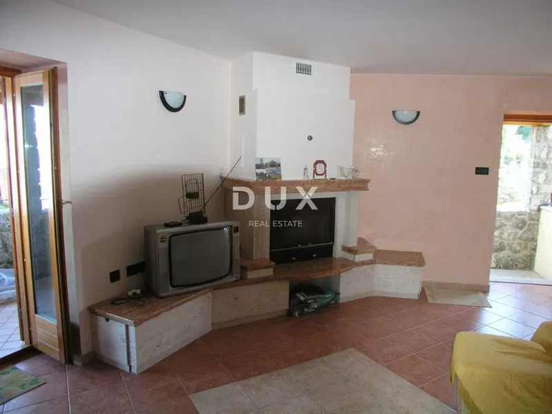 ISLAND OF KRK, MALINSKA - House first row to the sea – 2