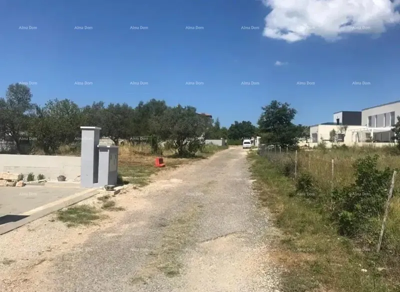 Ottimo terreno edificabile, vicino a Dignano. – 2